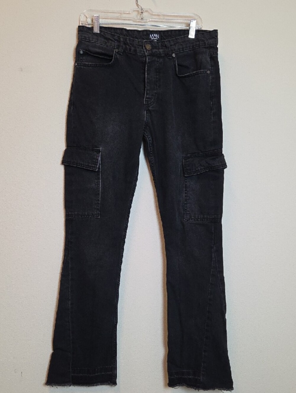 BoohooMAN Men's Slim Straight Black Cargo Jeans Size 32/34